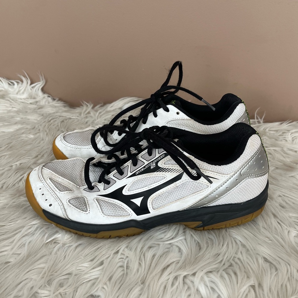 {Mizuno} Cyclone Speed 2 Volleyball Shoes in White & Black - Womens 9